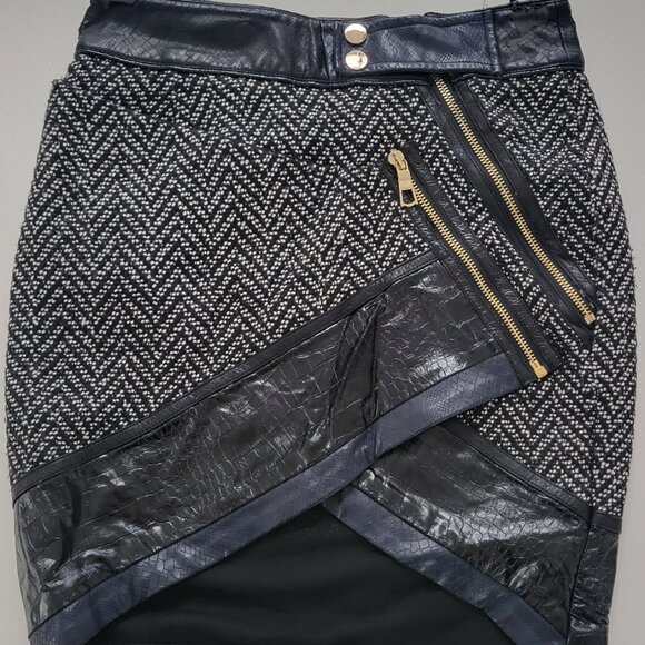 Gently Loved Three Floor Good to Be Bad Skirt size xsmall - Picture 4 of 9